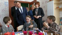 В Ярославле Дмитрий Медведев посетил центр социальной помощи семье и детям. Фото government.ru