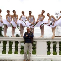 Владимир Чикин вывел балерин на улицы.