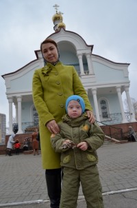 Наталья знакомит Диму с городом, гуляет по самым красивым местам, чтобы наверстать то, чего он был лишен в детдоме. Фото из семейного архива