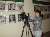 Режиссер Зоя Яковлева на съемках в музее истории ТПУ.