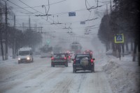 Автолюбителям рекомендуют пересесть на общественный транспорт. Фото Максима ВАСИЛЬЕВА