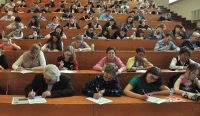 В ЧГУ диктант писали 350 человек, в Национальной библиотеке – 61, в гимназии № 6 – 39. Фото Олега МАЛЬЦЕВА