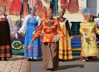 В таких нарядах щеголяли в русских селениях четырех районов республики. Фото автора