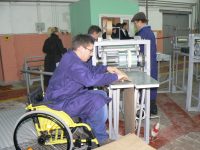 Специально оборудованное рабочее место для инвалида-колясочника в ООО «Чебоксарское УПП «Энергия».