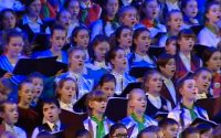 Десять юных музыкантов из Чувашии спели в составе тысячеголосого Детского хора России. Скриншот программы «Россия К»