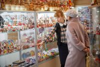 Тысячи самых разнообразных изделий готовы показать туристам чувашские мастера. Фото Максима ВАСИЛЬЕВА