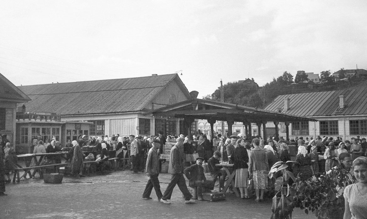 Городской рынок — зеленый базар. Чебоксары, 1959 год — Советская Чувашия