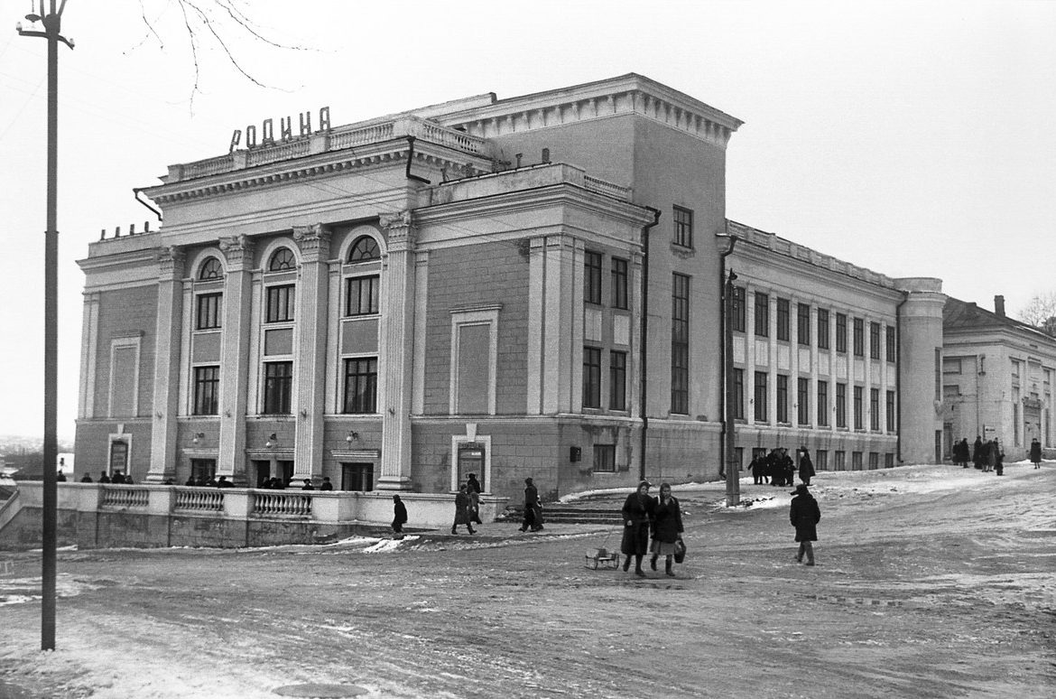 Кинотеатр «Родина» и Дом колхозника. Чебоксары, середина 1950-х — Советская  Чувашия