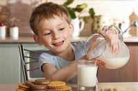 _children-breakfast-in-milk